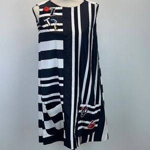 ⭐️Jetezo black white stripe dress patches sz med